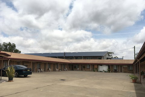 Dragon Phoenix Motel & Restaurant - New Castle Holiday 2