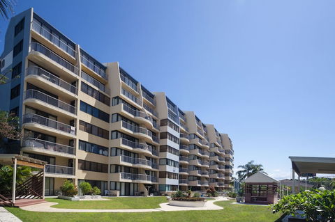 Broadbeach Travel Inn Apartments - New Castle Holiday 2