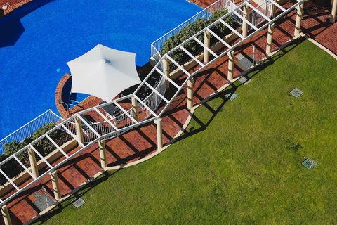 Xanadu Main Beach Resort - New Castle Holiday 2