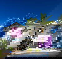 Freestyle Resort Port Douglas - New Castle Holiday