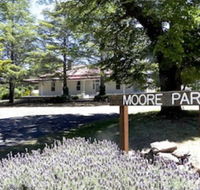 Moore Park Inn - New Castle Holiday