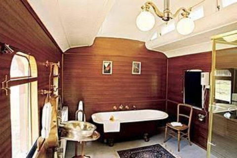 End Of The Line Railway Accommodation - New Castle Holiday 5