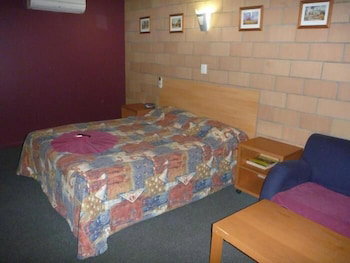 Moranbah Outback Motel - New Castle Holiday 3