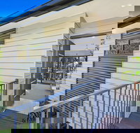 On Obi Maleny - New Castle Holiday