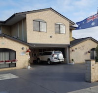 Palm Beach Guest House - New Castle Holiday