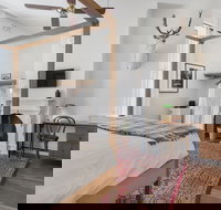 The Local Hotel - New Castle Holiday