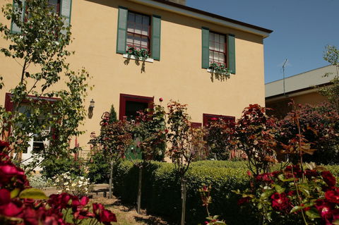 Blakes Manor Self Contained Heritage Accommodation - New Castle Holiday 2