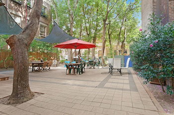 Blue Parrot Backpackers - New Castle Holiday 4