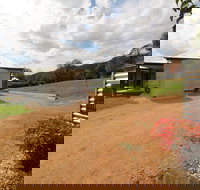 3 Bells Alpine Cottage - New Castle Holiday