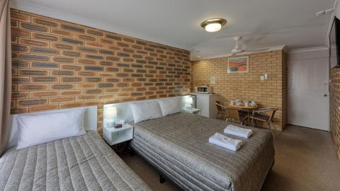 Gunsynd Motor Inn - New Castle Holiday 5