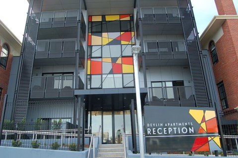 Devlin Apartments - New Castle Holiday 1