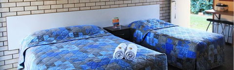 Emerald Tower Motor Inn - New Castle Holiday 5