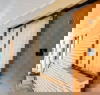 Capella Hotel Motel - New Castle Holiday