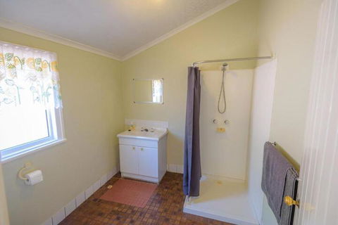 Lewana Cottages - New Castle Holiday 6