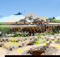 Cockburn House - New Castle Holiday