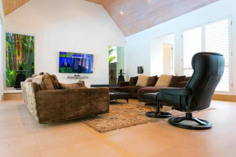 Karaka - New Castle Holiday 0