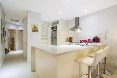 Whispering Palms - New Castle Holiday 0