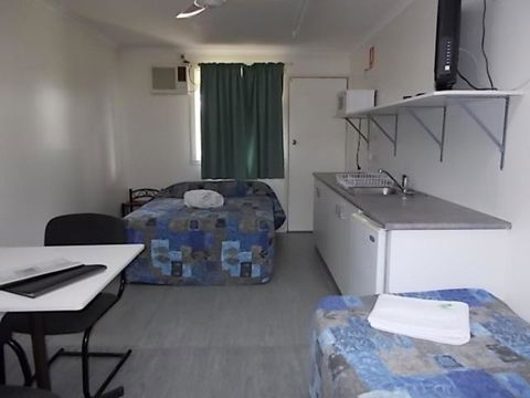 Oakridge Motel Tourist Park - New Castle Holiday 4