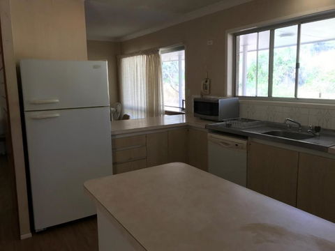 Oakridge Motel Tourist Park - New Castle Holiday 3