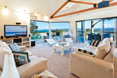 Pure Indulgence - New Castle Holiday 5