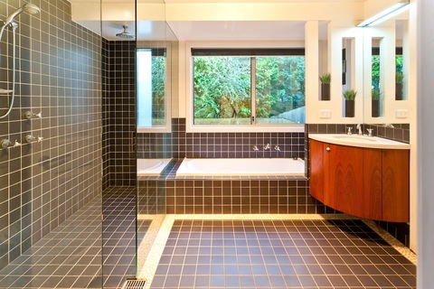 Pure Indulgence - New Castle Holiday 0
