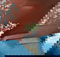 Warwick Motor Inn - New Castle Holiday