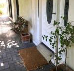 Aarn House B  B Airport Accommodation - New Castle Holiday