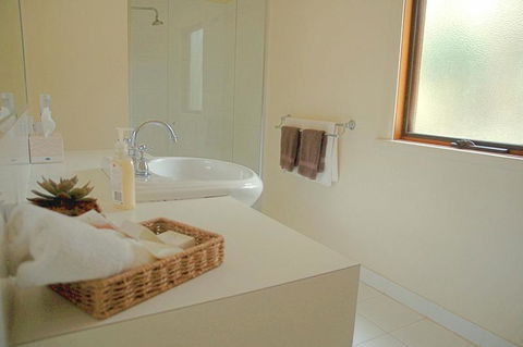 Cedarwood Cottage - New Castle Holiday 1