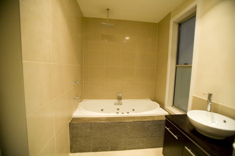 Aloha Beachfront - New Castle Holiday 1