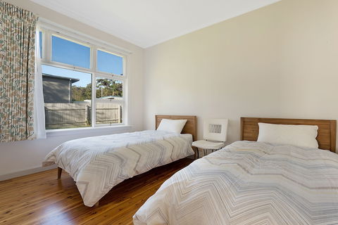 The 50's Beach House - New Castle Holiday 2