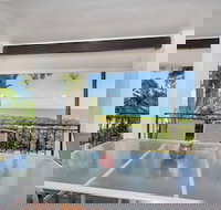 Dolce Vita Beachfront Holiday House - New Castle Holiday