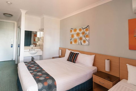 MARKETS HOTEL - New Castle Holiday 0