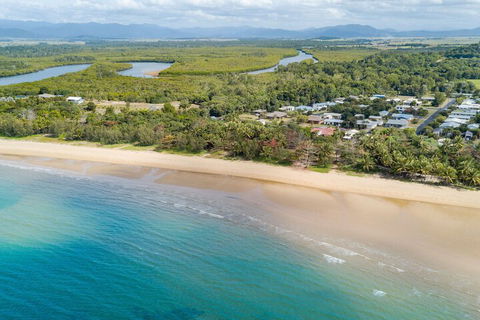 Kurrimine Beach Huts - New Castle Holiday 1