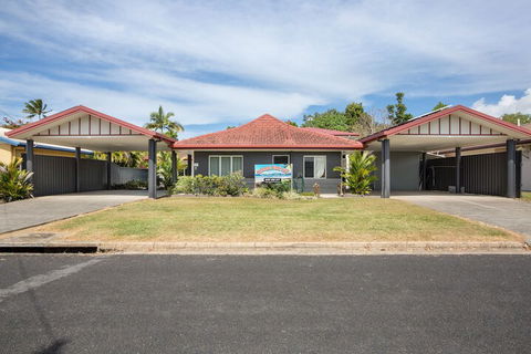 Kurrimine Beach Huts - New Castle Holiday 3