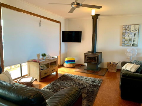 Fareview Beach House - New Castle Holiday 1