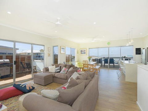 Boomer Beach Retreat Pet Friendly WiFi - New Castle Holiday 6