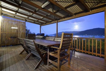 Airlie Getaway - Views - New Castle Holiday 5