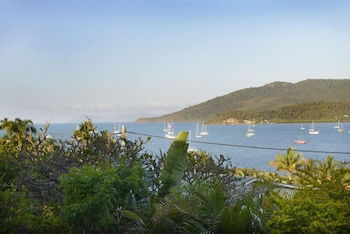 Airlie Getaway - Views - New Castle Holiday 6
