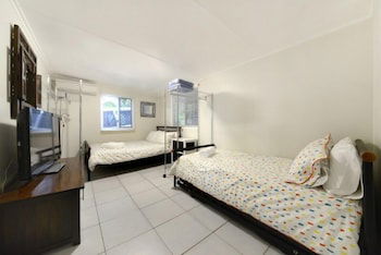Airlie Getaway - Views - New Castle Holiday 1