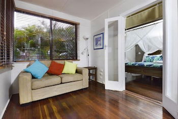Airlie Getaway - Views - New Castle Holiday 4