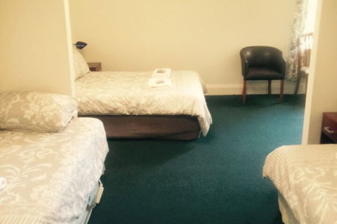 Ross Hotel - New Castle Holiday 2