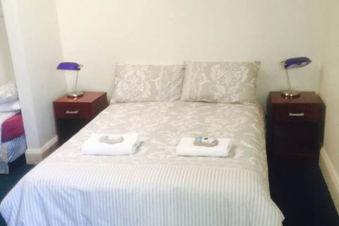 Ross Hotel - New Castle Holiday 5