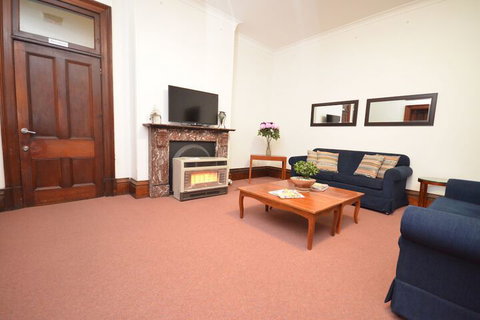 The Hallows Accommodation - New Castle Holiday 6