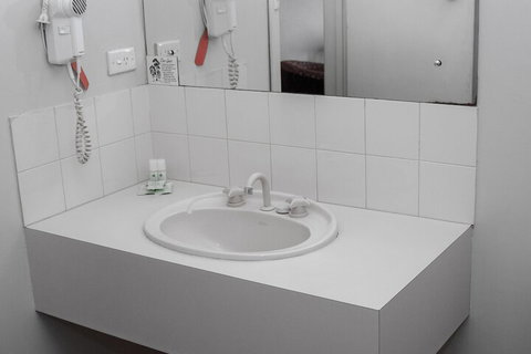 Higgins Lane Motel - New Castle Holiday 4