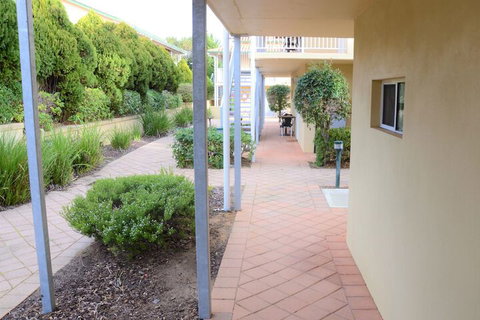 Higgins Lane Motel - New Castle Holiday 1