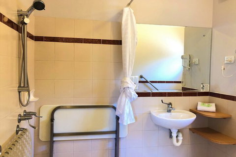 Higgins Lane Motel - New Castle Holiday 2