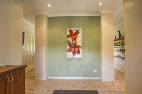 Brinsmead Family Holiday Home - New Castle Holiday 1