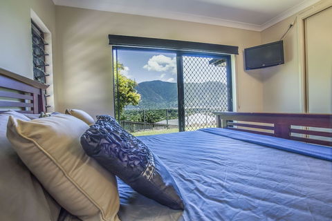 Brinsmead Family Holiday Home - New Castle Holiday 3