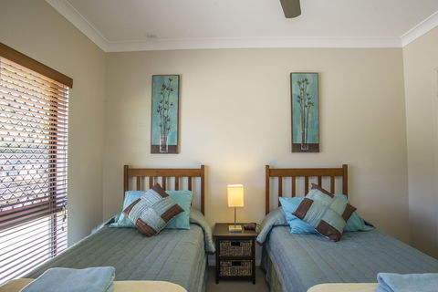 Brinsmead Family Holiday Home - New Castle Holiday 2