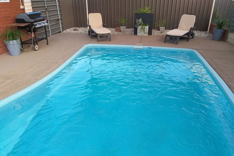 Country Mile Motor Inn - New Castle Holiday 2